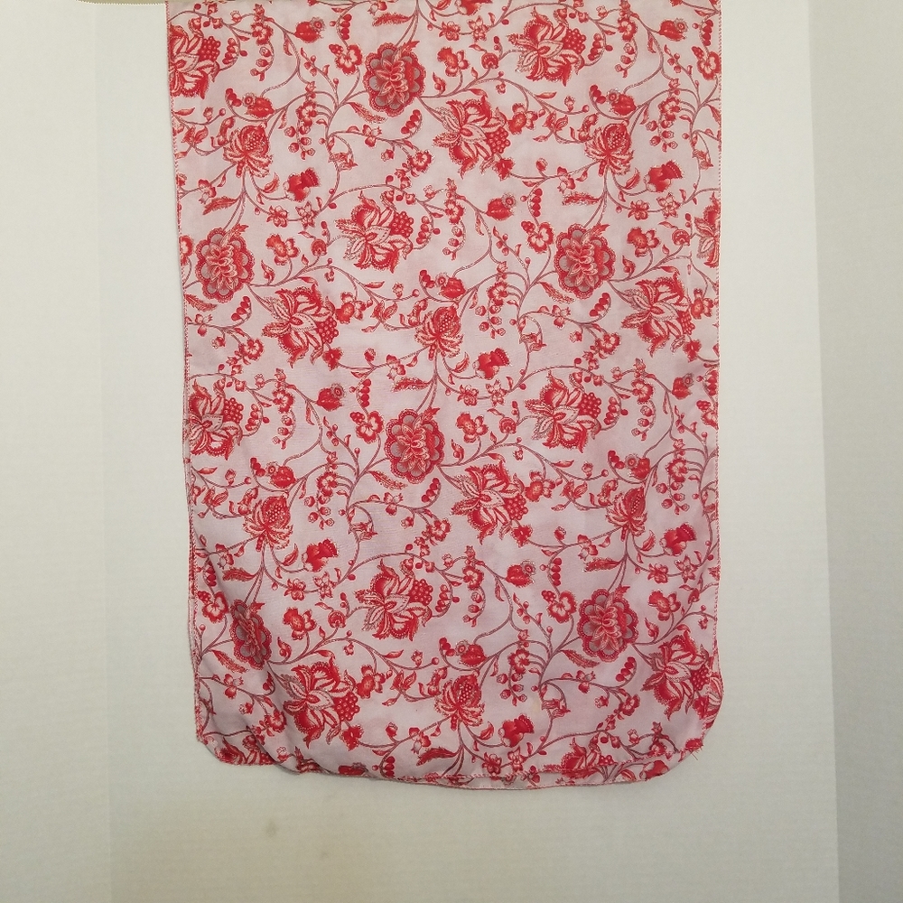 RED AND WHITE FLORAL WIDE SCARF